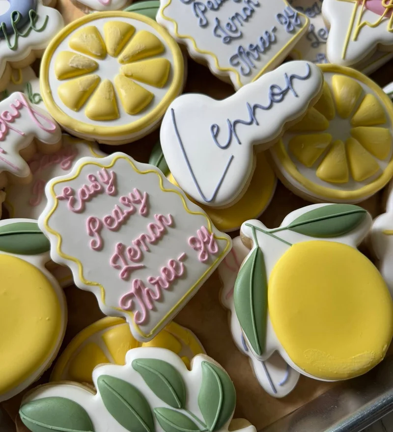 Lemon and citrus cookies in yellow and green.